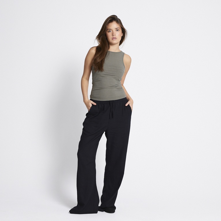 Ribbestrikket singlet "Nayla"